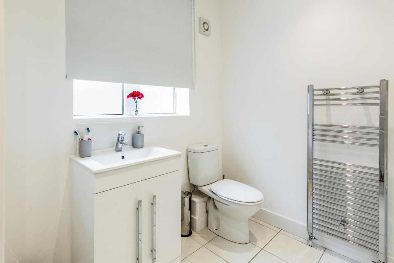 Dartford, Kent - Modern 2Bd 2Bath En-Suite Bungalow M25 Bluewater Экстерьер фото